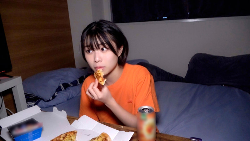 1K中出し部屋呑みドキュメント 汗だく本気せっくちゅするロ●界の新星 佐野なつちゃん