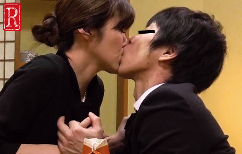 昔はよく遊んだねぇ あの頃と随分変わったねぇ 葬儀で数年ぶりに再会した親戚と不謹慎ながらめちゃくちゃセックスした話3 「ねぇだめよぉこんなこと 昔はこんなんじゃなかったじゃない ハぁハぁ」