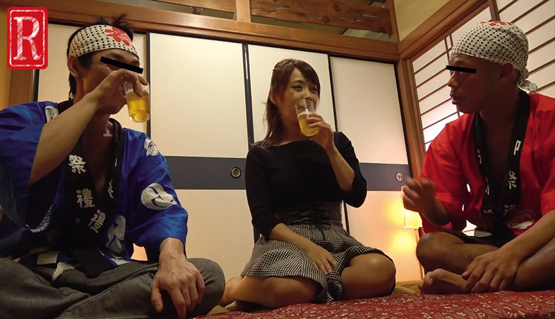 夏の盆踊りの打ち上げ参加した妻が… 町内会打ち上げNTR2 妻がされているのを目撃し制止しようにも止められなかったボク