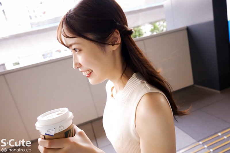 天然美月のどれがお好き？制服×OLスーツ×私服