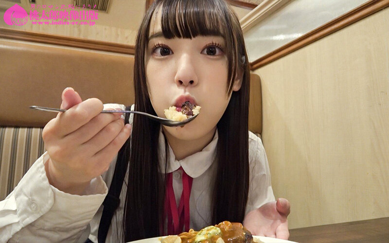 おじさん、揉んで 制服じゃ隠し切れない大きすぎるおっぱい 星七ななみ