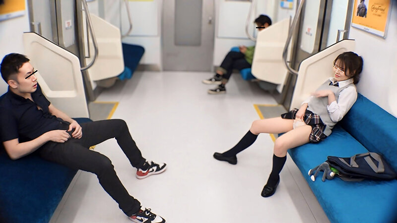 【挑発!!淫乱美人巨乳ゆめちゃん(仮名)】FALENO変態特急!!車内でパンティを見せつけボクヲ挑発する変態女子〇生。我慢できずヤって?ヤラれて?しまいました。