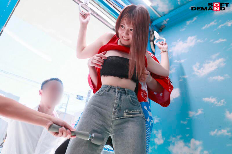 マジックミラー号 絶対に気持ちよくなってはイケない!!!愛する彼氏とはミラー越し30cmの状況でくすぐり我慢ゲームと称して凄腕AV男優の妙技でHにいじくりたおす!!!見てるこっちが恥ずかしくなるほどの熱熱カップルさん5組収録