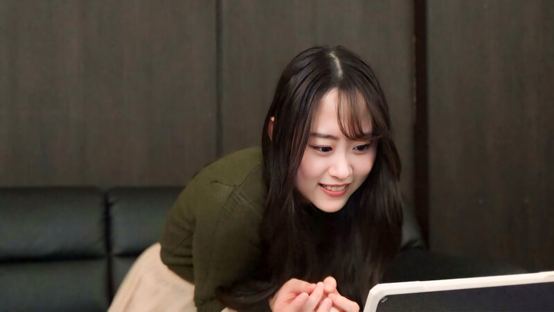 街角調査!AV動画を鑑賞させた欲求不満な人妻は必ずヤレる! すでにオマ〇コはビチョ濡れ欲情決壊!?「この動画と同じことしてみたいです…」