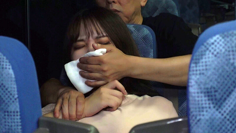 夜行バス内でバレないようにヤル5名#03