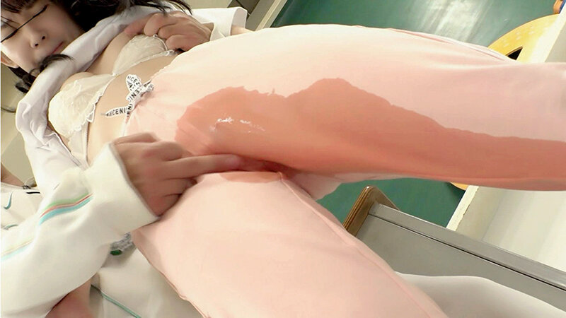 優等生が失禁!!?イラマされながら止まらない潮!教室はびしょ濡れ!