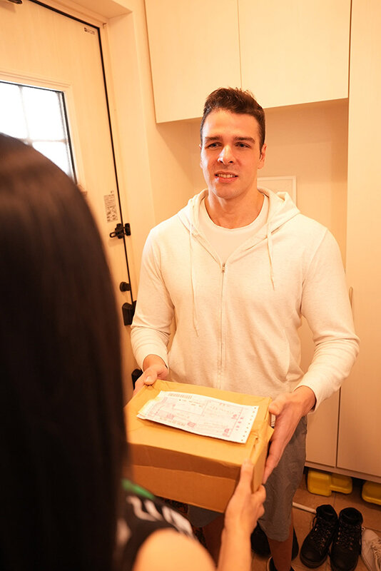 人並外れた外国人のデカチン!規格外のサイズを見せつけると雌堕ちする熟女たちの物語 林愛華