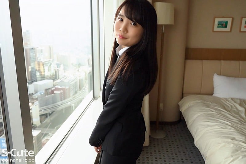 枢木あおいのどっちがお好き？-制服黒タイツ × OL黒タイツ-