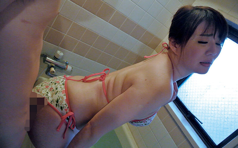 一発だけなら見てみたい!素人奥さんNTR投稿 妻が他人にコスプレSEXでヤラれました4時間