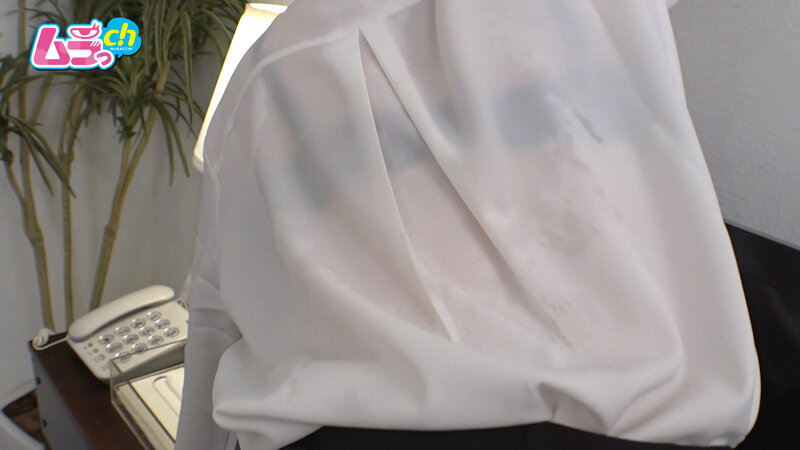 ホテル部屋REC 灼熱の夜、クーラー故障でブチ切れ脱衣!宿泊客のこんもり規格外デカチンに魅せられ、身体で詫びるホテルウーマン