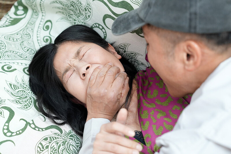 胸糞注意!セレブ妻が宅配ドライバーに犯●れて… 林愛華