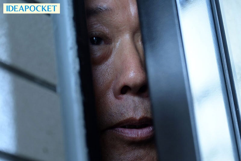 隣に住む引きこもりこどおじは女子×生のここが大好きで我慢できない。勇気を出して話しかけたら全力シカトで逃げられ恥ずかしさと悔しさの逆上監禁レ×プ 杏ここ