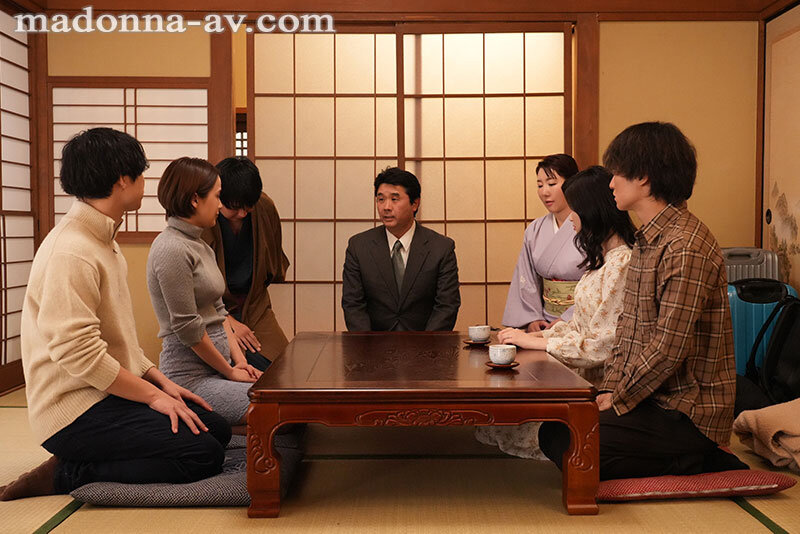 旅先Wブッキング人妻交換~予約していたはずの旅館がひと部屋しか空いていない。~