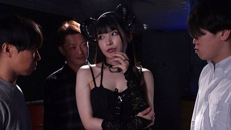 淫魔討伐 生意気サキュバスを拘束・輪●・媚薬漬け!!強●イキ狂いレ●プで完全屈服させてやった。胡桃さくら