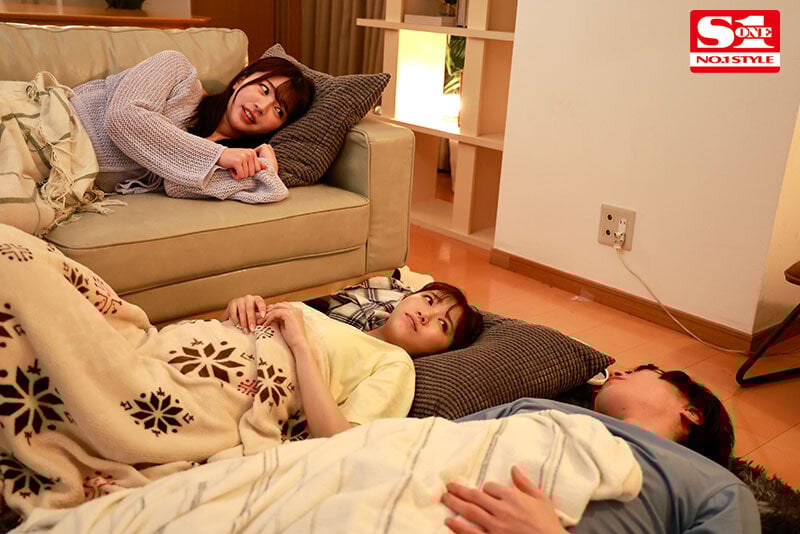 Gカップ同級生2人組が僕の家で勉強合宿!休憩の度にエロいことが! 安達夕莉 宇野みれい