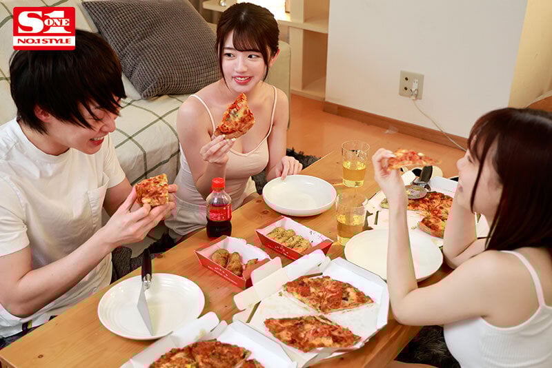 Gカップ同級生2人組が僕の家で勉強合宿!休憩の度にエロいことが! 安達夕莉 宇野みれい