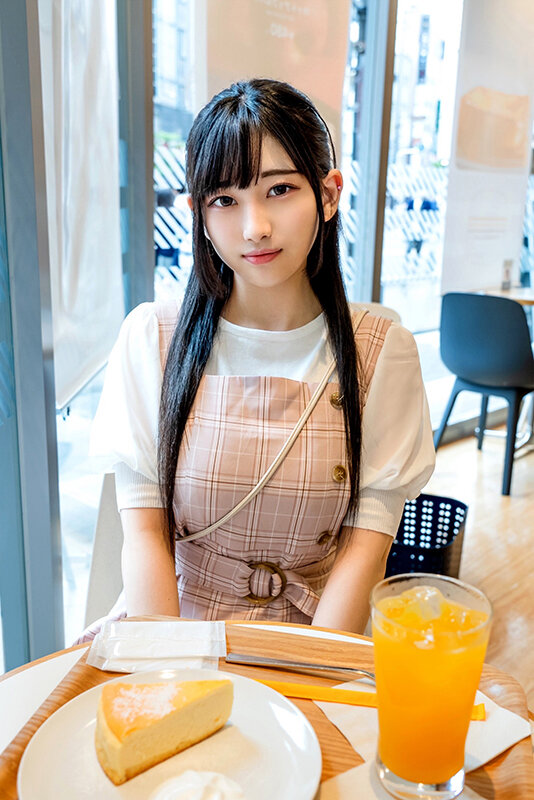 顔出し!素人女子大生!脱いだら天然Gカップ1年生 りおちゃん 純粋19才にもも色ぷっくり乳輪巨乳の逸材!乳ま●こで初パイズリ。膣奥突かれて激イキ痙攣!