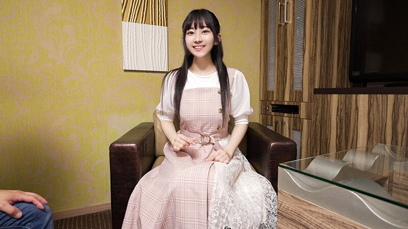 顔出し!素人女子大生!脱いだら天然Gカップ1年生 りおちゃん 純粋19才にもも色ぷっくり乳輪巨乳の逸材!乳ま●こで初パイズリ。膣奥突かれて激イキ痙攣!