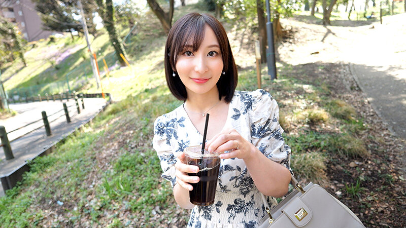 【レスで欲求不満】むっつり淫乱性欲ガチ強奥様28歳。担当美容師に浮気ち●ぽをおねだり!連続スプラッシュ生ハメイキ狂い中出しNTR!!