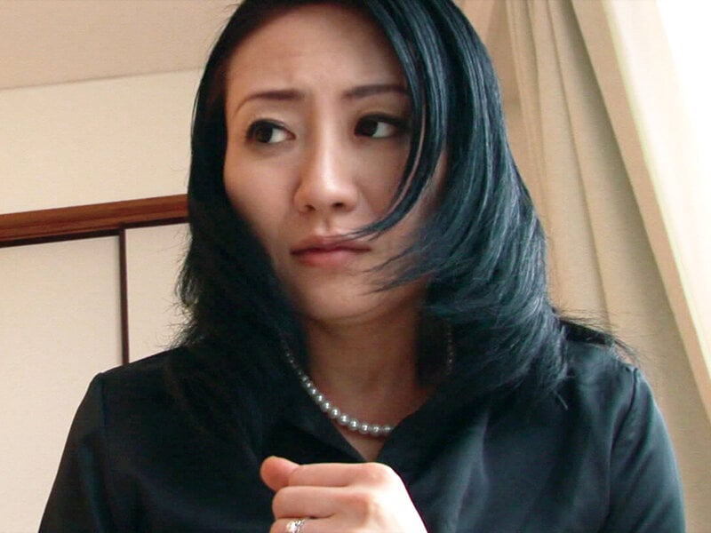 黒髪淫乱美人妻を探せ!エロいギャップ妻は最高!!