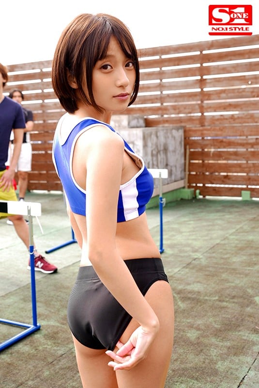 陸上マニアに狙われて…粘着ストーカーの猟奇的な盗撮映像を晒された制服少女 吉良りん