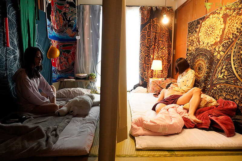 実はこの女芸人、相方の彼氏を寝とっています。漫才中にどつかれる度に男をドM化させていく痴女 吉高寧々