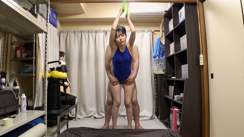 秋元さちか 濡れてテカってピッタリ密着 神競泳水着 可愛い女子の競泳水着姿をじっとりと堪能!着替え盗撮から始まり貧乳から巨乳にパイパン、ハミ毛、ジョリワキ等のフェチ接写やローションソーププレイや競泳水着ぶっかけ等を完全着衣で楽しむAV