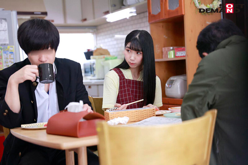 成熟した姉の裸に触れた童貞弟はイケない事と知りつつもチ○ポを勃起させて「禁断の近親相〇」してしまうのか!?【あやめ編】