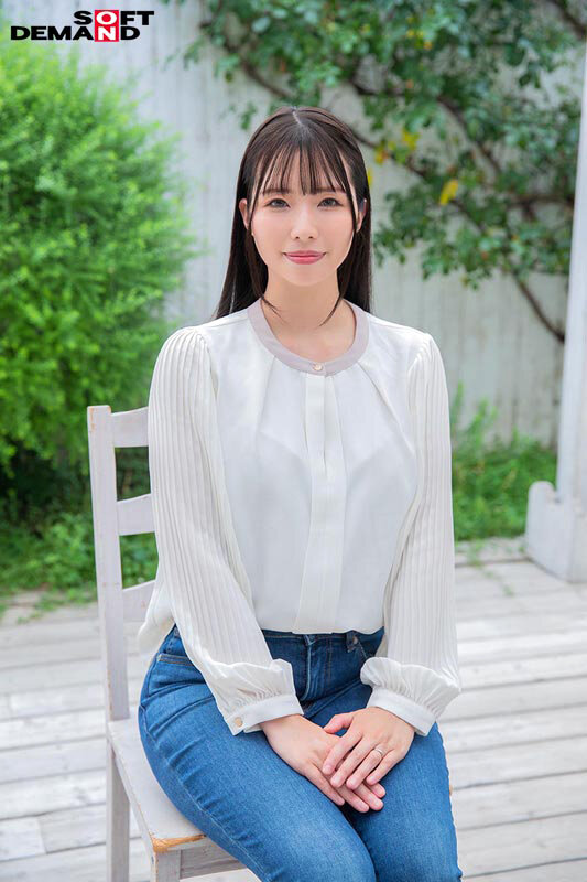 優しい家族に包まれて愛を育む幸せ奥さん 早瀬文乃 32歳 AV DEBUT