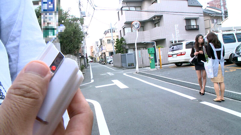 旦那様のいない間に浮気シタくて応募してきた団地妻のお宅に押しかけ潮吹き中出しイカせまくり!! 16人4時間 Vol.2