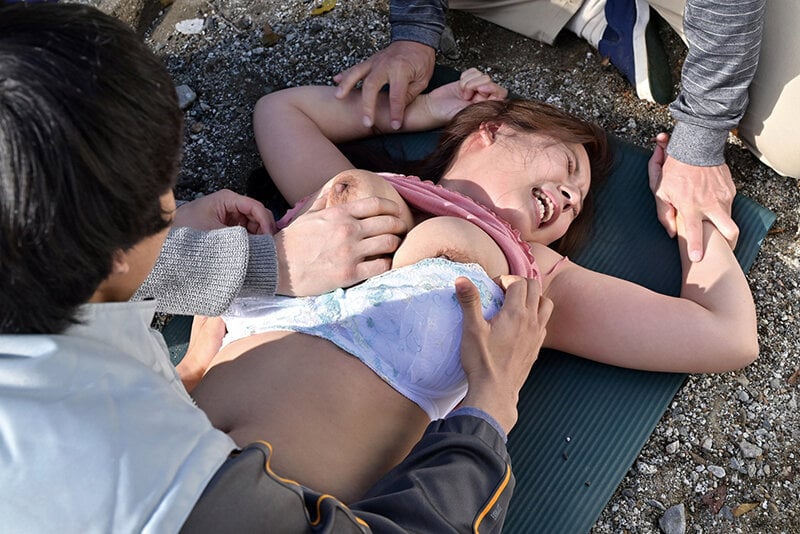 衝撃の野外猥褻! リアル強●ドキュメントドラマ 屋外レ●プ事件集 田舎村で犯●れ叫び悶える美人妻たち 12名収録 240分