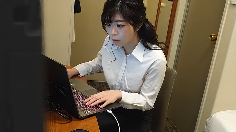 ビジネスホテル覗き出張女子社員オナニー#5 美乳OL