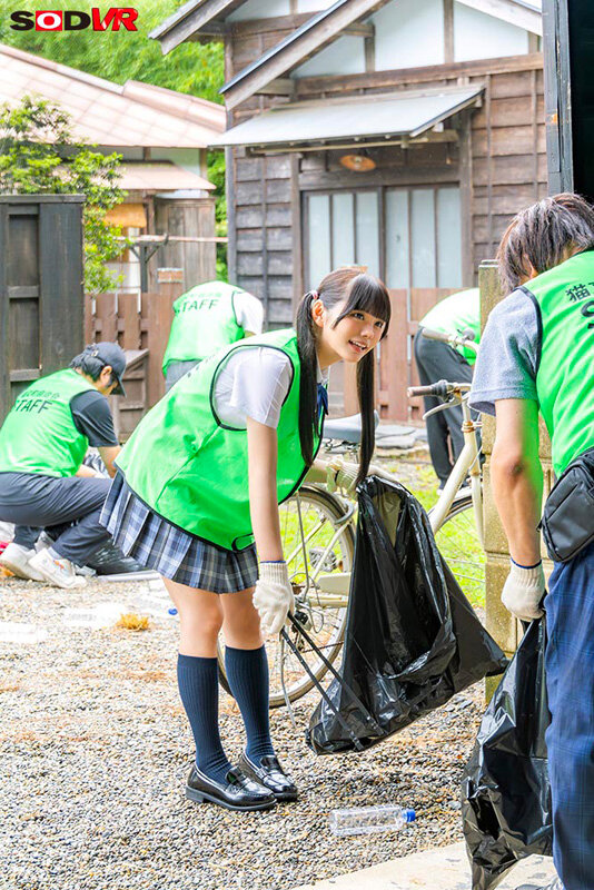 【VR】【8K】【高画質 追跡視点】休日に地域のゴミ拾いに参加する心が綺麗な少女を捕獲して淫行
