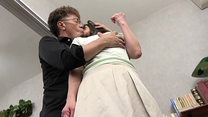 自ら広げて誘う熟女 エロドラマ6人4時間 「私のココ、いっぱい舐めて～！」