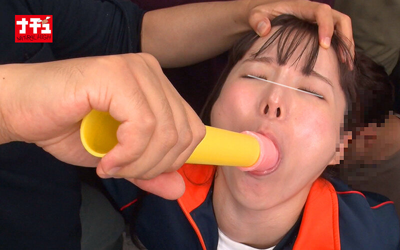 串刺し羞恥3 男2人に挟み撃ちされ逃げられず上下の穴を塞がれた色白娘