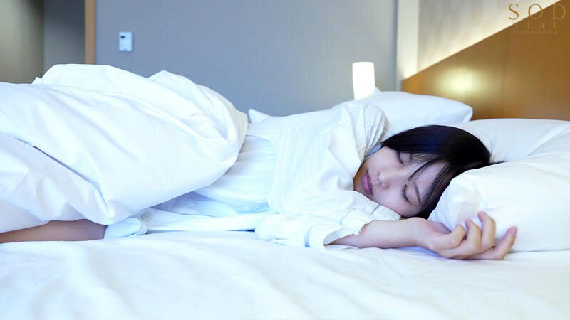 禁断の関係だった元教え子と5年ぶりの再会。大人になった彼女とホテルに巣ごもり燃えるような不倫SEXで猿みたいに中出し絶頂をし続けた。柴崎はる