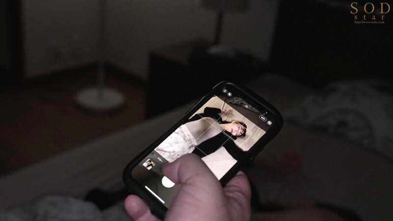 毎週土曜日、必ず俺の家の目の前で潰れている迷惑カップル。泥●中の彼氏の目を盗みだらしない彼女を1ヵ月かけて【オートマイキ（全自動絶頂）】するまで開発した。小倉由菜