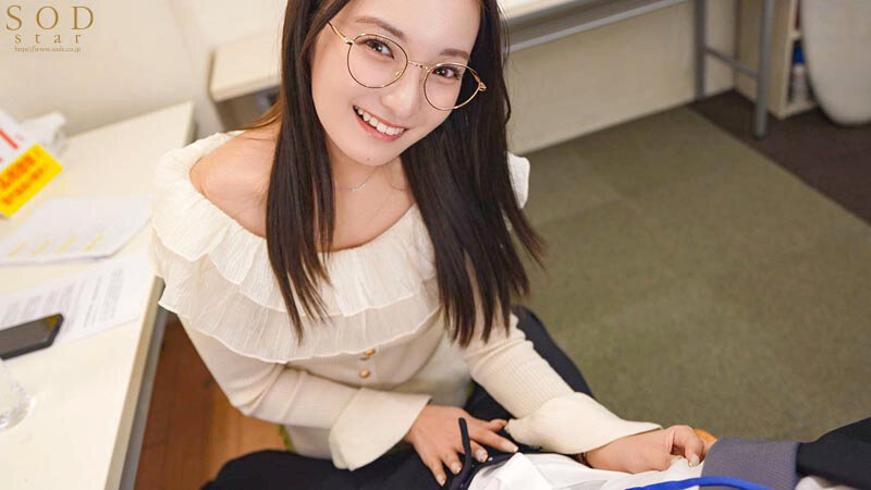 昼は清楚な新人女子アナ恋生は 夜はボクの居残り残業の発声練習に付き合ってくれ とびきり下品な清らか淫語を耳元でささやいて 優しく包み込むようなフィンガーテクと乳首舐めで慰めてくれる神同期 渚恋生