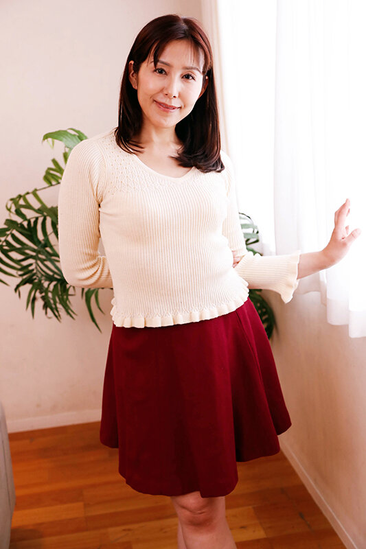 何度でも見たくなる!熟女の野獣FUCK!生チン感触の気持ち良さにイキ吼えるおばさんに追撃中出し40名8時間DX3