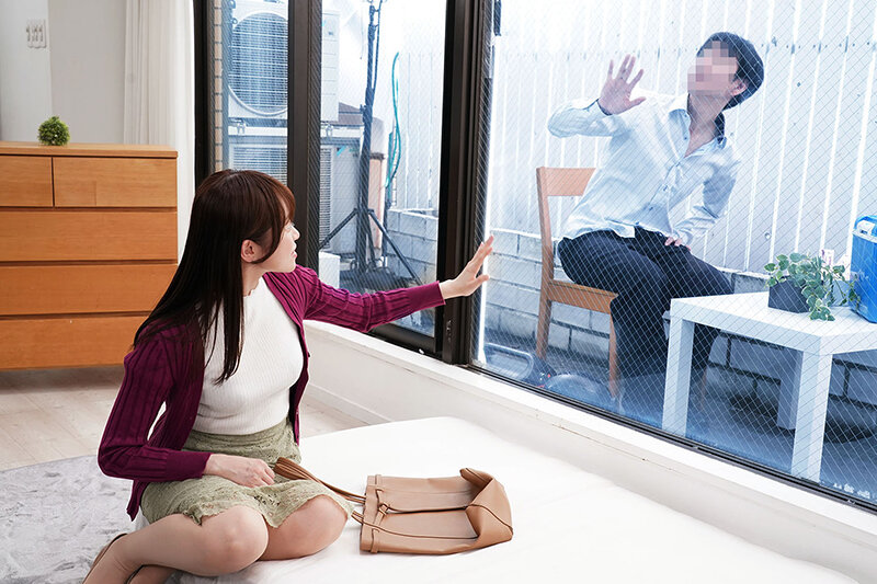 一般男女モニタリングAV マジックミラーの向こうにはキスをしてくれない旦那！愛する旦那とはご無沙汰な人妻がどんどん過激になる10種類の濃厚ディープキス体験！年下青年とのベロチューで久しぶりにオマ○コが熱くトロけた奥様は初めてのキスまみれセックスで連続中出し！