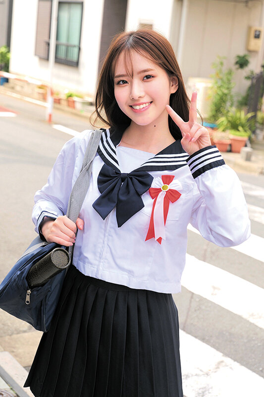 3分前まで女子○校生!~2025年~卒業式直後にガチナンパ!生まれて初めての素股体験!クリトリスがデカチンと擦れ合って我慢出来ずにヌルっと生挿入!そのまま人生初の生中だし!!