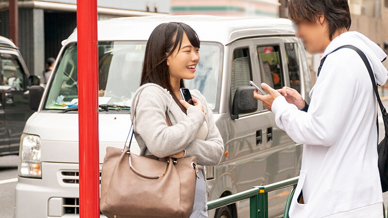 ≪ナンパ企画≫ 街中で出会い系「すれ違い」機能を使ってスマホナンパしてみたらホイホイと清楚な美女が釣れて最後まで激しい中出しセックスができましたwww