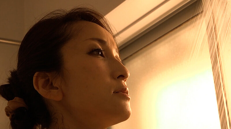 咽る様な色香の熟女がお漏らし!?はち切れんばかりの肉棒を咥え口内発射!歯止めがきかない性欲に連続ナマ嵌めSEX