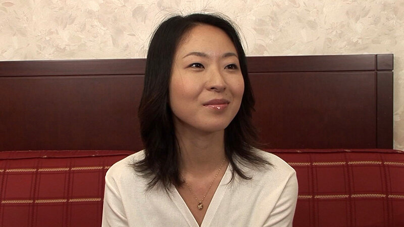 早漏の旦那では満足できない結婚5年目のエッチな奥様！旦那にバレたら『謝ります』と屈託のない笑顔で答える奥様に忘れられないほどの濃厚プレイで一生の思い出をプレゼント！