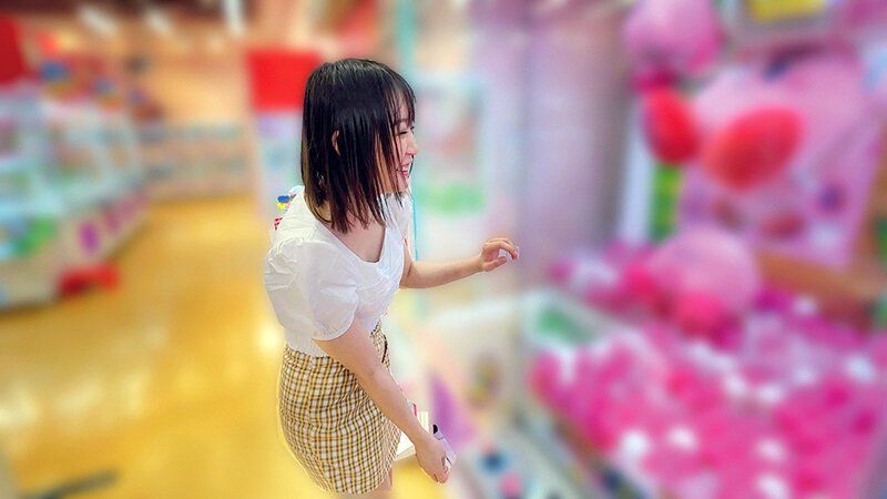 素人美少女とリモコンバイブお散歩「もう我慢できません…//」人混みの中ビクビク震えてイキまくってしまう女子たち！人生初の羞恥プレイでまさかのエロスイッチオン！みつきさんゆらさん