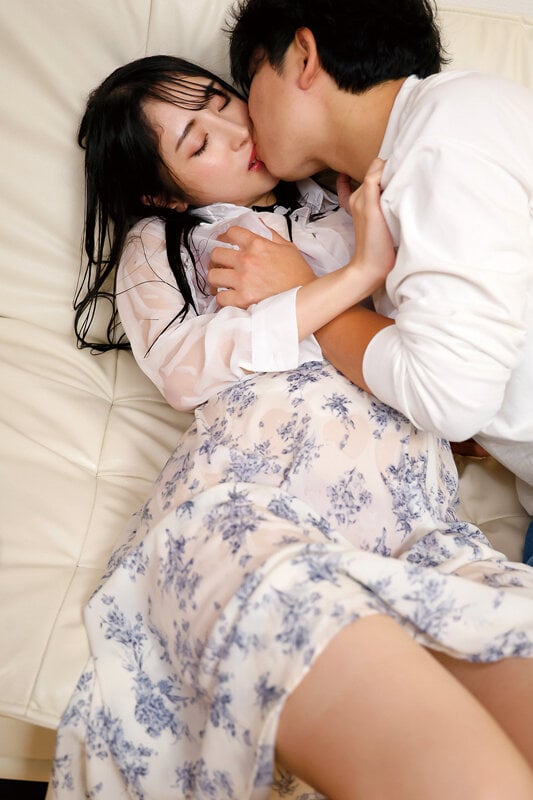 突然の豪雨でズブ濡れ… 帰れなくなった愛しの幼なじみ 小野坂ゆいか