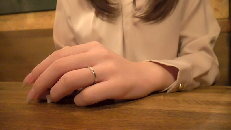 完生妻 関西で知り合った美脚スレンダー若妻 あかり（25） 花里アカリ