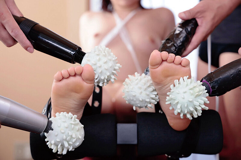 拘束くすぐり拷問 連続アクメで昇天乱交 桜すずか