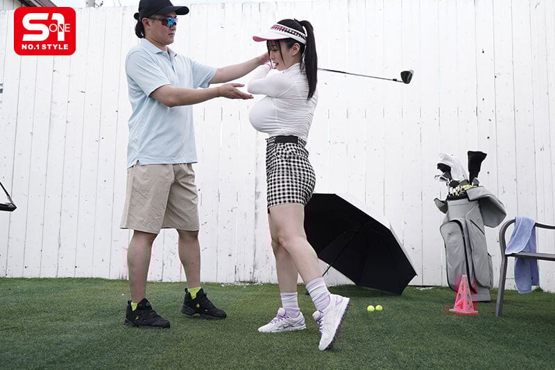 無防備誘惑Kcupアスリートの汗だく肉弾SEX ユニフォーム脱いだらびっくりおっぱい！！ 神楽ももか