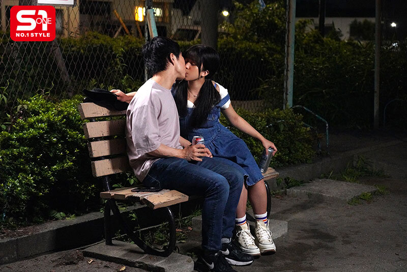 川越にこにベロキスで寝取られたい！彼女がいても仕事中でもお構いなしにチュッチュ誘惑してくるあざとい後輩に僕のチ●ポは我慢の限界！